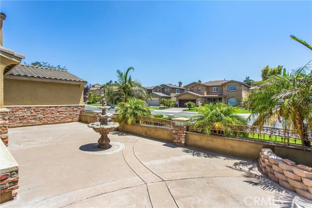 16873 Valley Spring Drive, Riverside CA: https://media.crmls.org/medias/62073b50-1c4d-4920-96ad-3dcbfcee6037.jpg