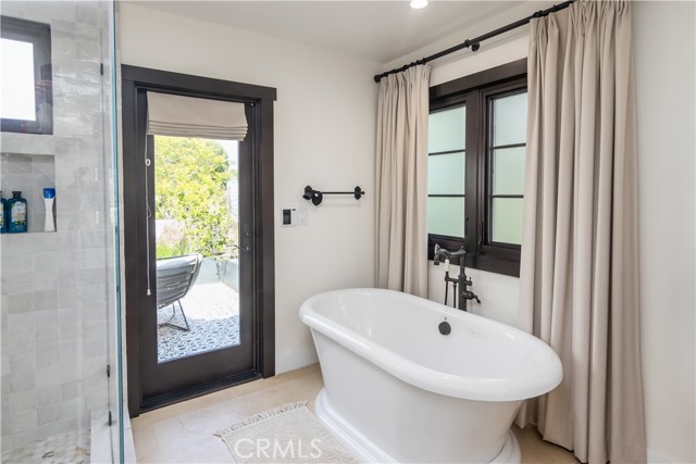 Detail Gallery Image 25 of 48 For 640 Raymond, Santa Monica,  CA 90405 - 4 Beds | 3 Baths