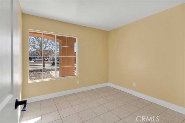 Detail Gallery Image 16 of 38 For 10958 Sherman Way, Adelanto,  CA 92301 - 4 Beds | 2 Baths