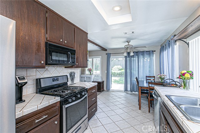 Detail Gallery Image 10 of 21 For 292 Mountain View Dr, Santa Maria,  CA 93455 - 3 Beds | 2 Baths