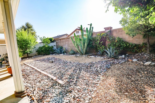 Drought tolerant landscaping with fruit trees