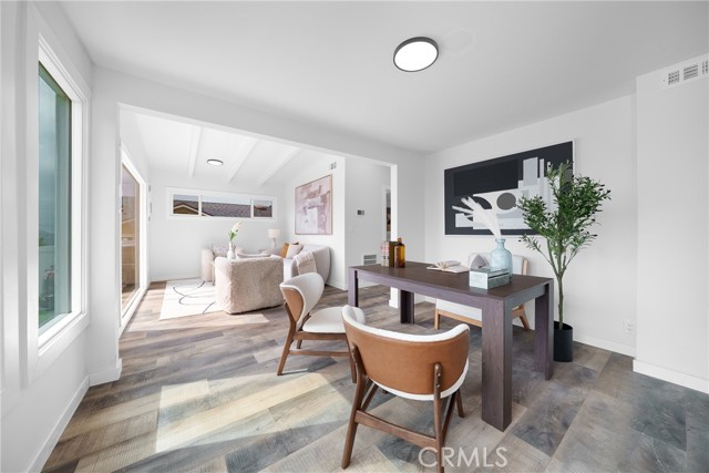 Detail Gallery Image 13 of 27 For 2423 Rockdell, La Crescenta,  CA 91214 - 4 Beds | 3 Baths