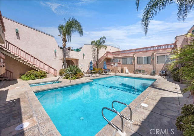 7924 Woodman Avenue, Panorama City CA: https://media.crmls.org/medias/6209ad11-f593-475e-9f4c-139d5a4cdccf.jpg