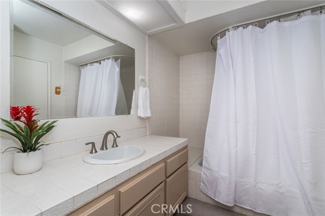 Detail Gallery Image 22 of 41 For 25139 Amberley Way, Valencia,  CA 91355 - 3 Beds | 2/1 Baths