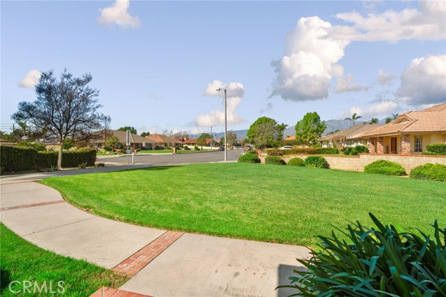 Detail Gallery Image 4 of 45 For 1725 S Elderberry, Ontario,  CA 91762 - 3 Beds | 3 Baths