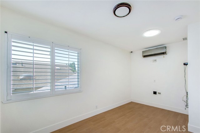 Detail Gallery Image 24 of 28 For 2718 S Griset Pl, Santa Ana,  CA 92704 - 4 Beds | 2/1 Baths
