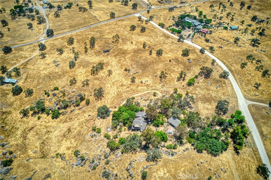 https://media.crmls.org/medias/620c297d-9e58-46a8-981e-3062f015537c.jpg?preset=X-Large