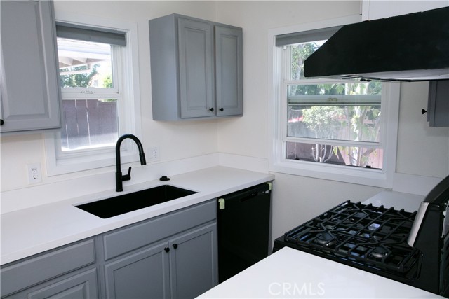 Detail Gallery Image 17 of 24 For 2480 Orange Ave #B,  Costa Mesa,  CA 92627 - 3 Beds | 1 Baths