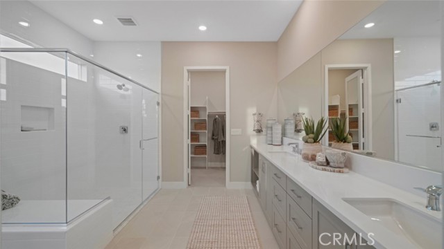 Detail Gallery Image 18 of 35 For 29409 via Diamante, Valencia,  CA 91354 - 3 Beds | 3/1 Baths