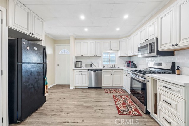 Detail Gallery Image 9 of 25 For 127 Brookside Ln, Oceanside,  CA 92056 - 2 Beds | 2 Baths
