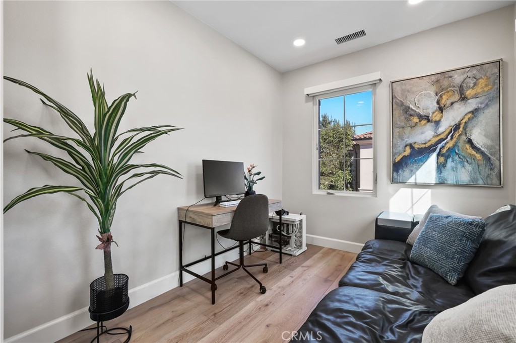 MLS #OC26158756 image #32