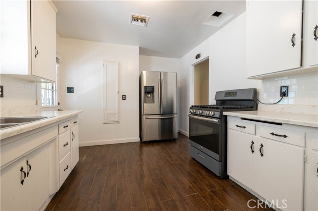 Detail Gallery Image 9 of 27 For 38725 Jacklin, Palmdale,  CA 93550 - 3 Beds | 2 Baths