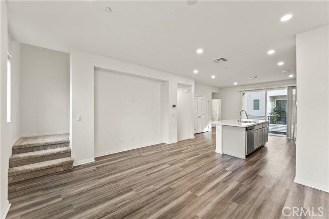 Detail Gallery Image 10 of 31 For 18443 Montage, Northridge,  CA 91324 - 3 Beds | 4 Baths