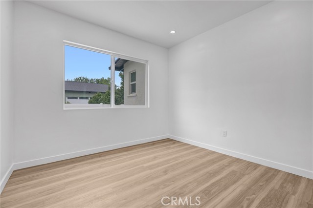 18152 Sunburst Street, Northridge CA: https://media.crmls.org/medias/6210c0d0-62b4-43d0-80b7-acc4719605c2.jpg