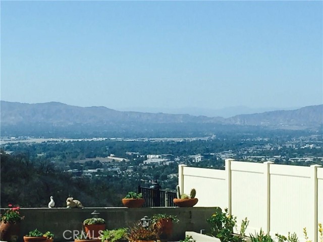 14687 Deervale Place, Sherman Oaks CA: https://media.crmls.org/medias/6211b796-0b70-406f-bde5-5fa88bb212fa.jpg