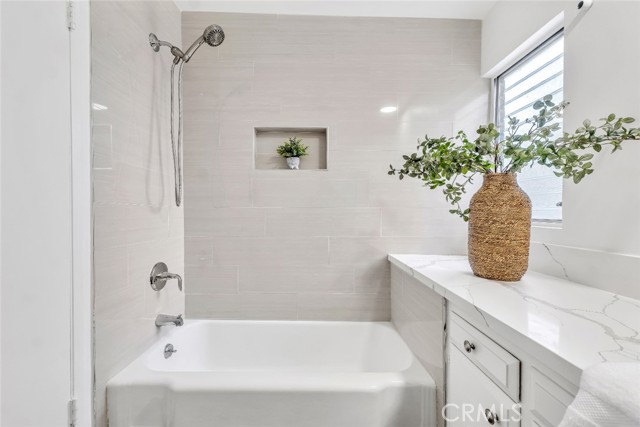 Detail Gallery Image 27 of 43 For 22388 Algunas Rd, Woodland Hills,  CA 91364 - 3 Beds | 2 Baths