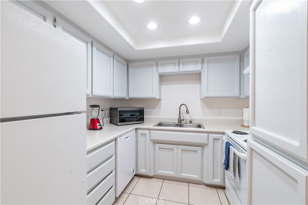 3121 Spring Street 106