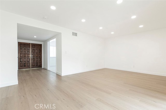 10415 Wish Avenue, Granada Hills CA: https://media.crmls.org/medias/6212f155-7c0c-4fe4-a9ac-fc3156455783.jpg