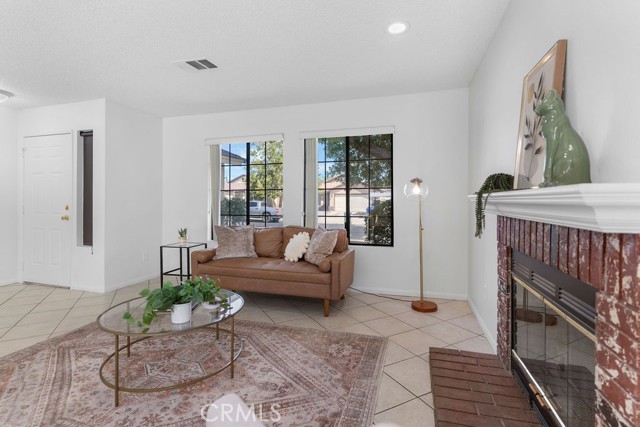 Detail Gallery Image 11 of 58 For 13621 Sandstone Dr, Victorville,  CA 92392 - 3 Beds | 2 Baths