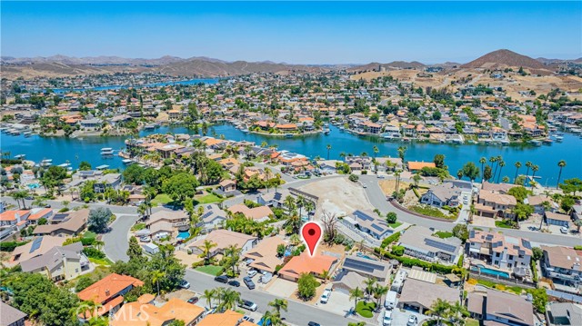 Detail Gallery Image 4 of 34 For 22910 Pheasant Dr, Canyon Lake,  CA 92587 - 3 Beds | 2 Baths