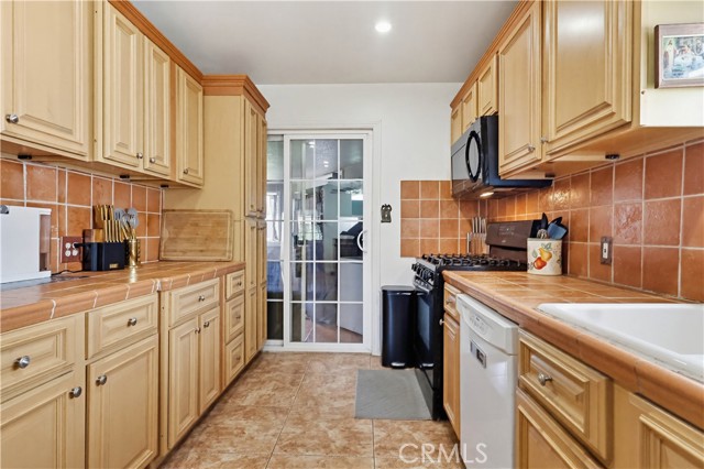 Detail Gallery Image 18 of 42 For 5913 Castana, Lakewood,  CA 90712 - 3 Beds | 2 Baths