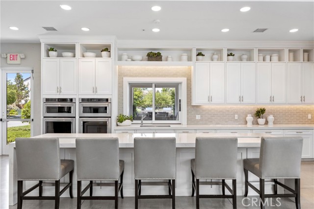 287 Barnes Road, Tustin CA: https://media.crmls.org/medias/62143b29-b3c7-4d2a-81dc-3f4ac1d9e181.jpg