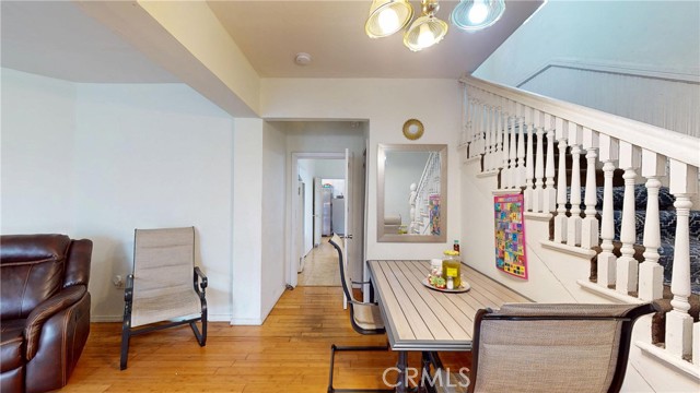 1155 E 58th Drive, Los Angeles CA: https://media.crmls.org/medias/621522fb-fa23-4ab4-bf0d-6415c8ab3622.jpg
