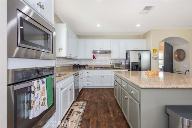 Detail Gallery Image 18 of 64 For 35385 Summerholly Lane, Murrieta,  CA 92563 - 5 Beds | 4/1 Baths