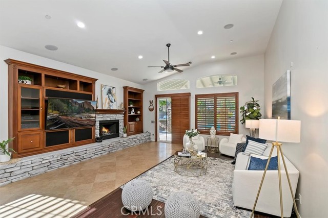 229 Oldenburg Lane, Norco CA: https://media.crmls.org/medias/62152843-c16e-43ab-afdb-29a98fd2f78e.jpg