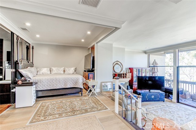 Detail Gallery Image 9 of 45 For 5201 Marina Pacifica S, Long Beach,  CA 90803 - 2 Beds | 2/1 Baths