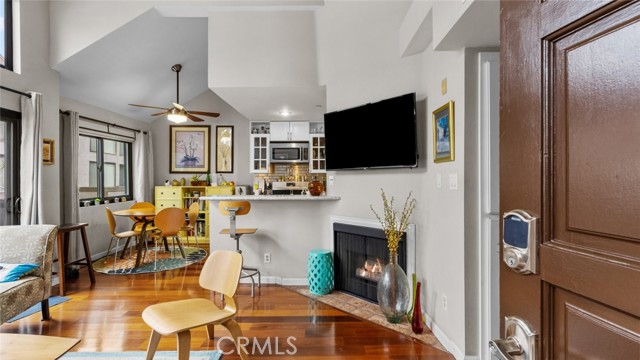 1118 East Palmer Avenue, 201 photo 3