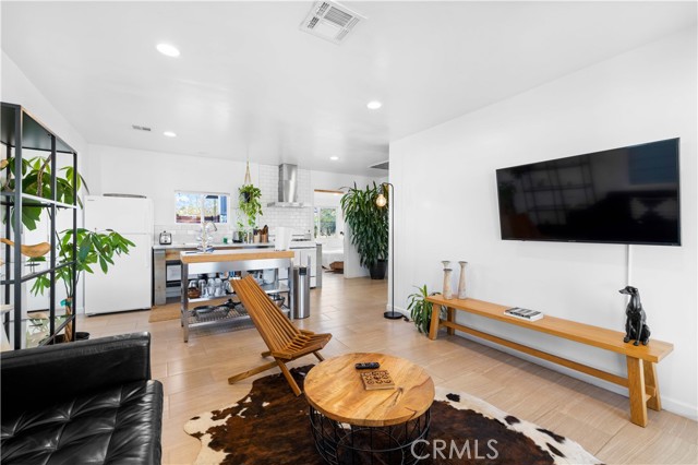 Detail Gallery Image 3 of 63 For 61879 Valley View Cir, Joshua Tree,  CA 92252 - 3 Beds | 2 Baths