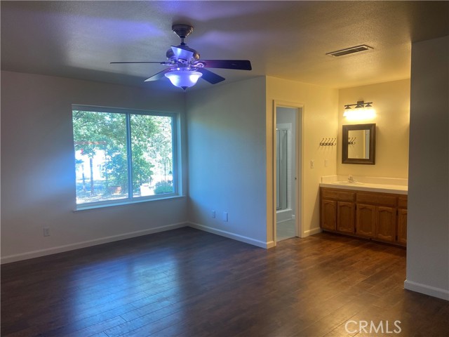 5615 Silver Strand Fall, Mariposa CA: https://media.crmls.org/medias/6216f81f-4ca3-4510-8015-e6d6f9912f3d.jpg