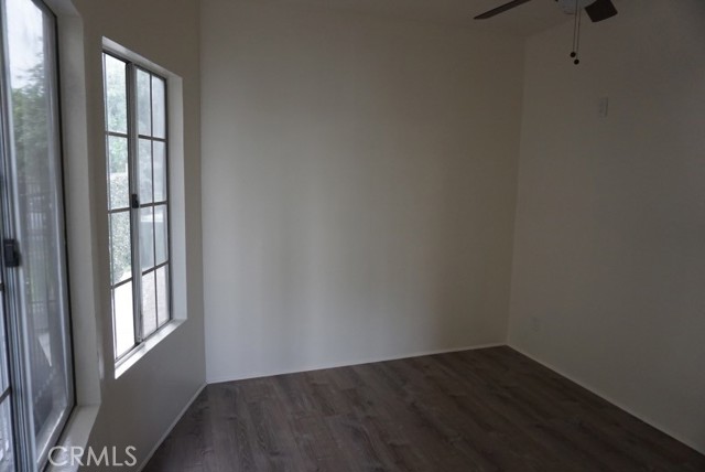 Detail Gallery Image 8 of 13 For 825 W 40th Pl,, Los Angeles,  CA 90037 - 3 Beds | 1 Baths