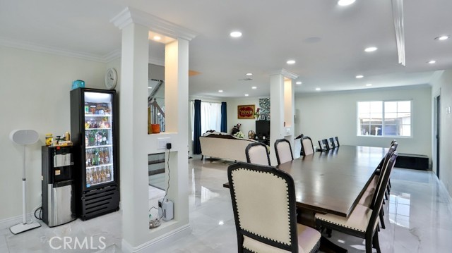 17230 San Lorenzo Circle, Fountain Valley CA: https://media.crmls.org/medias/6219eba9-fd7a-48d1-9be0-aad84f1ced69.jpg