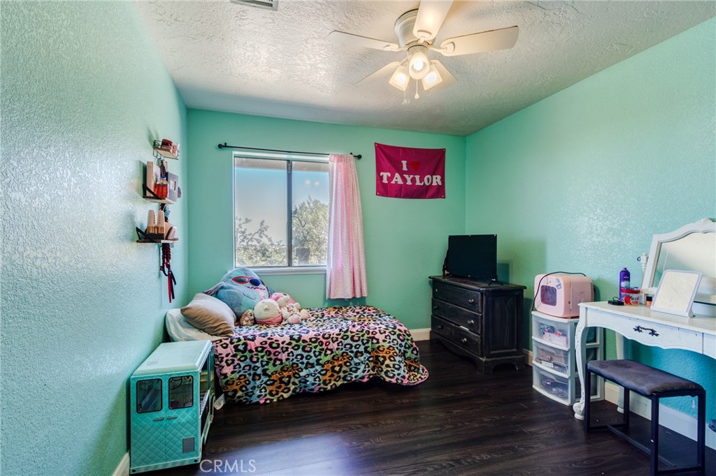 https://media.crmls.org/medias/621b3325-67b1-4332-84de-d486e6c2f356.jpg?preset=X-Large