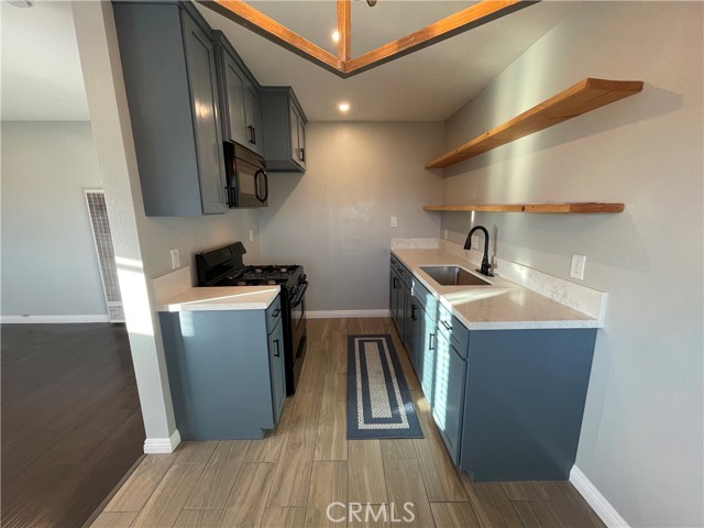 Detail Gallery Image 3 of 17 For 1707 W 81st, Los Angeles,  CA 90047 - 1 Beds | 1 Baths