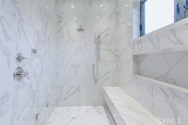 5225 Topeka Drive, Tarzana CA: https://media.crmls.org/medias/621be3b9-2396-4f44-82ae-100805a54c34.jpg
