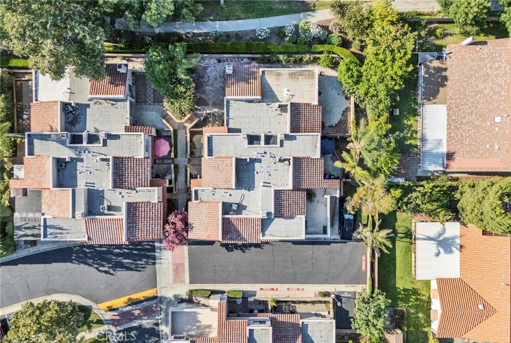 https://media.crmls.org/medias/621d42df-a76a-41c0-9a49-f3f8e07bbb21.jpg?preset=X-Large