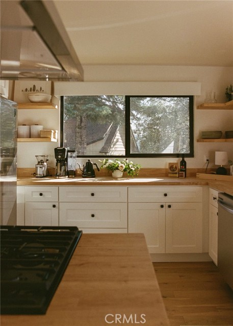 Detail Gallery Image 10 of 59 For 481 Heliotrope Dr, Lake Arrowhead,  CA 92352 - 3 Beds | 2/1 Baths