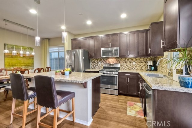 Detail Gallery Image 9 of 43 For 2076 Blue Oak Ln, Vista,  CA 92084 - 3 Beds | 2/1 Baths