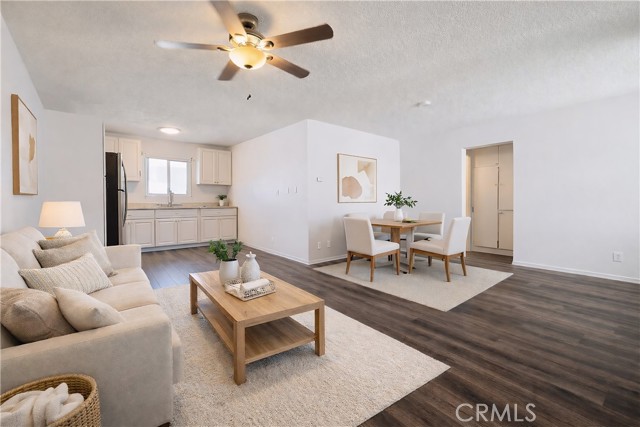 Detail Gallery Image 4 of 21 For 686 E Cottonwood Rd #7,  Palm Springs,  CA 92262 - 1 Beds | 1 Baths