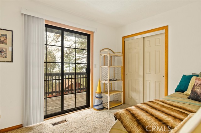 Detail Gallery Image 19 of 34 For 30969 Summit Dr, Running Springs,  CA 92382 - 4 Beds | 2/1 Baths