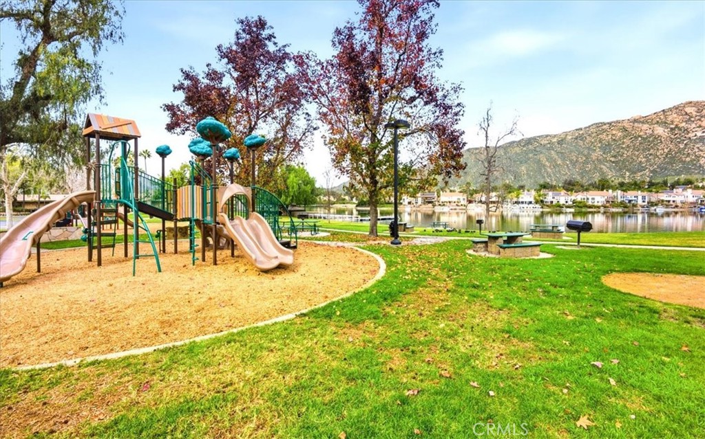 https://media.crmls.org/medias/621fe26e-96da-46f8-a040-f7d037f941ca.jpg?preset=X-Large