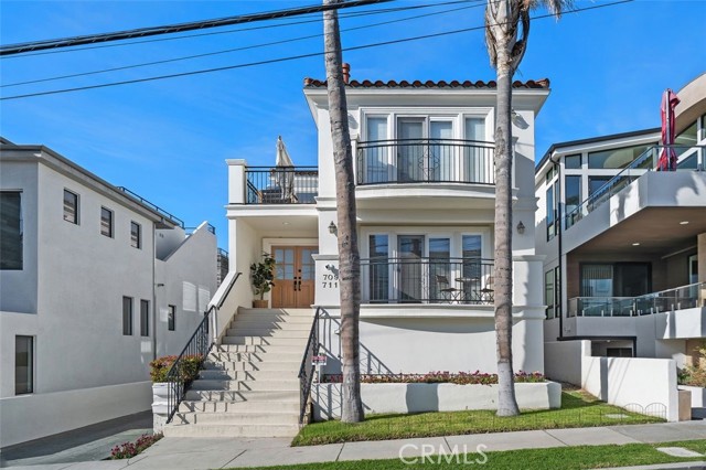 711 1st Place, Hermosa Beach, California 90254, 4 Bedrooms Bedrooms, ,2 BathroomsBathrooms,Residential,For Sale,1st Place,SB25032883