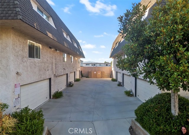 Detail Gallery Image 32 of 44 For 17937 Magnolia Bld #18,  Encino,  CA 91316 - 2 Beds | 3 Baths