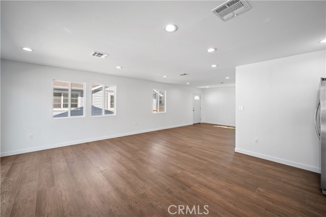 Detail Gallery Image 11 of 73 For 7445 Balcom Ave, Reseda,  CA 91335 - 4 Beds | 2 Baths