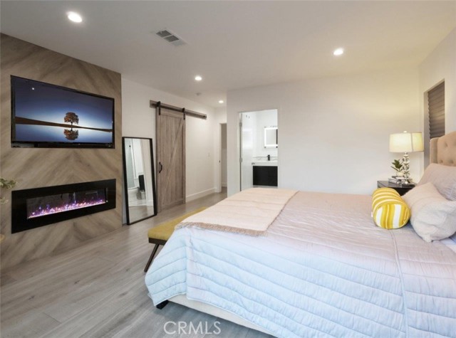 5435 W 76th Street, Los Angeles CA: https://media.crmls.org/medias/62207e68-ad0b-4ed8-b4df-b86fc07de058.jpg