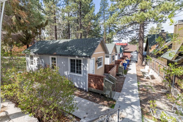 528 Cottage Lane, Big Bear Lake CA: https://media.crmls.org/medias/6220e002-b762-45c5-b28c-759352ab0728.jpg