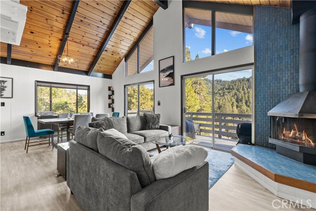 Detail Gallery Image 7 of 42 For 23755 Zuger Dr, Crestline,  CA 92325 - 3 Beds | 2 Baths
